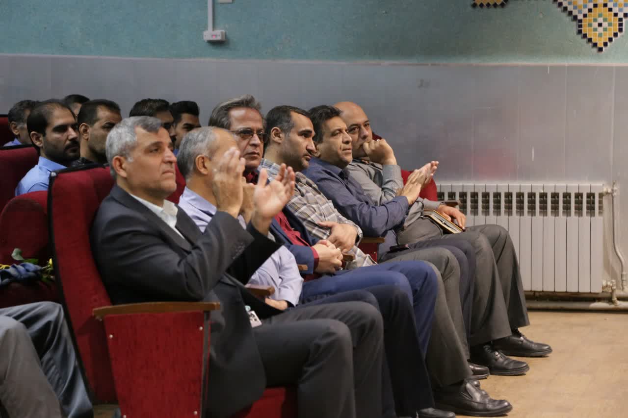 جشن پاسداشت مقام کارگر در دانشگاه اصفهان؛ تأکید بر نقش موثر کارگران در پیشرفت دانشگاه 